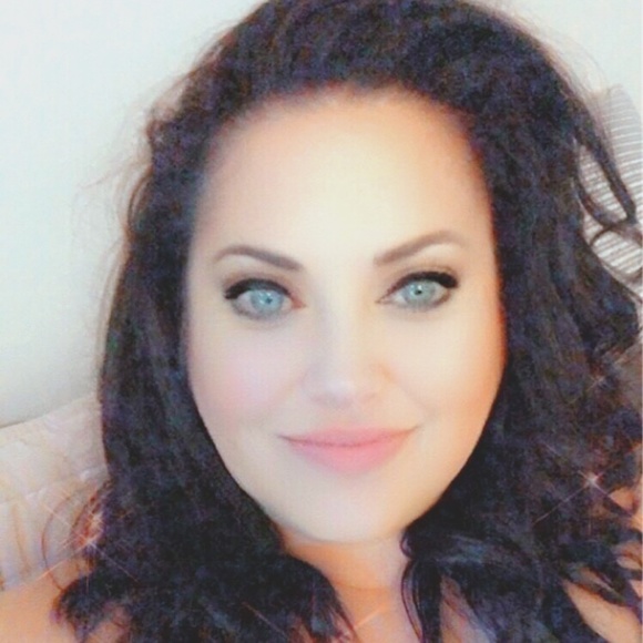 Meet your Posher, Sara - Picture 1 of 1